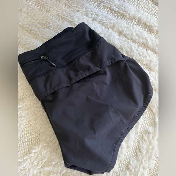 Lululemon Black 2.5 Inch Speed Short - Picture 3 of 8